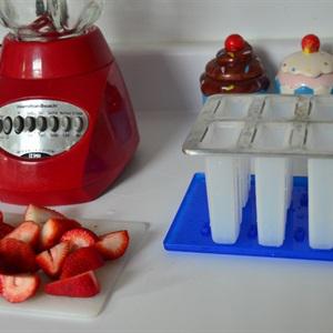 Cách làm kem dâu tây kiwi