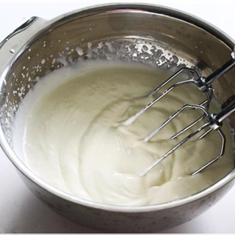 Cách làm kem dâu tây với sữa chua