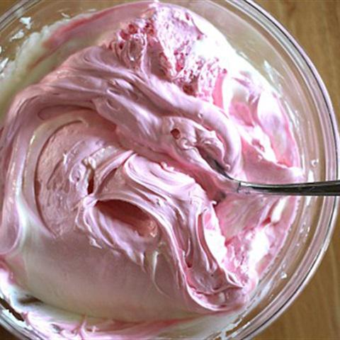 Cách làm kem dâu tây