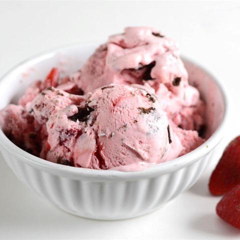 Cách làm kem dâu tây