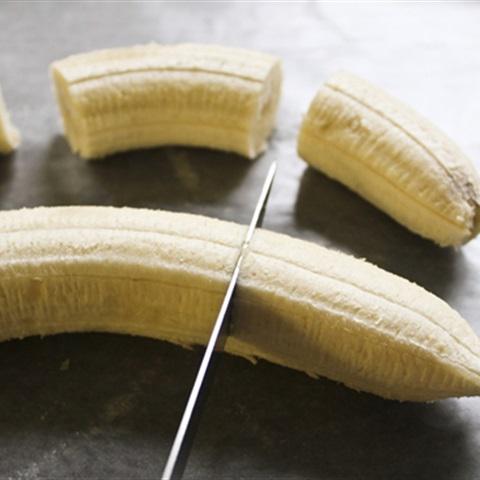 Cách làm kem que chuối phủ chocolate