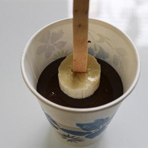 Cách làm kem que chuối phủ chocolate
