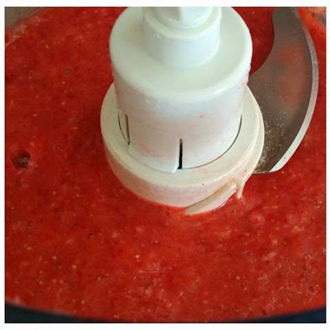 Cách làm kem que dâu tây