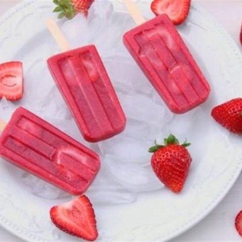 Cách làm kem que dâu