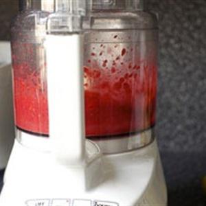 Cách làm kem que phúc bồn tử