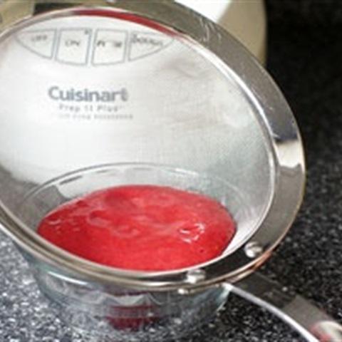 Cách làm kem que phúc bồn tử