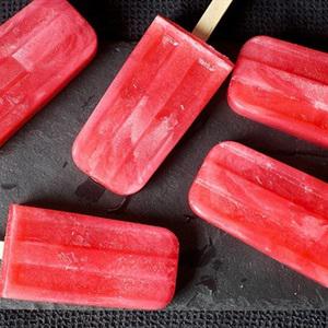 Cách làm kem que phúc bồn tử