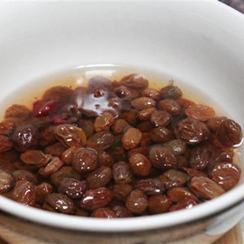 Cách làm kem rum và nho khô