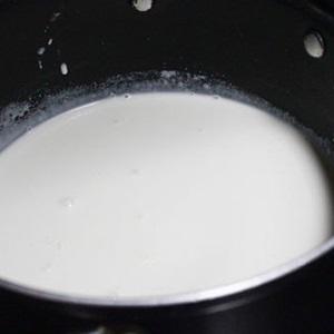 Cách làm kem rum và nho khô