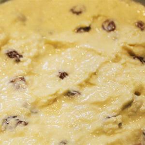 Cách làm kem rum và nho khô