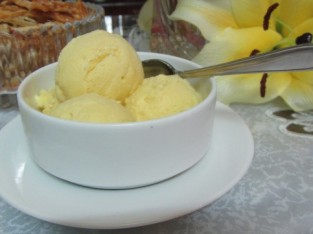 Kem sầu riêng lá dứa