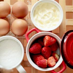 Cách làm kem Semifreddo dâu tây