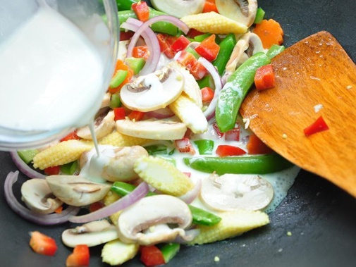 Kem sữa bơ tươi béo ngậy cho ngày hè nóng nực