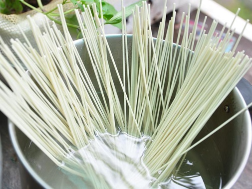 Kem sữa bơ tươi béo ngậy cho ngày hè nóng nực