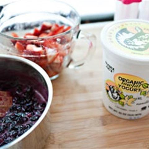 Cách làm kem sữa chua dâu tây