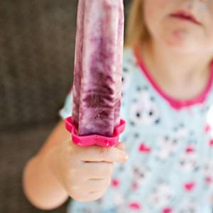 Cách làm kem sữa chua dâu tây