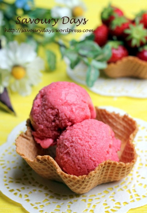 Kem sữa chua dâu tây