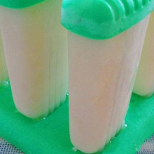 Cách làm kem sữa chua mãng cầu