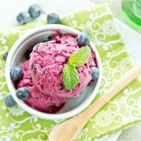 Cách làm kem sữa chua việt quất