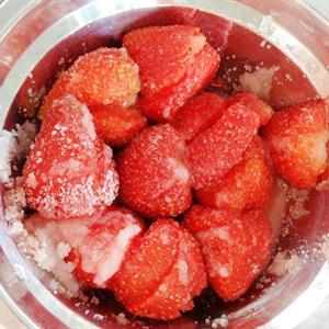 Cách làm kem sữa dâu