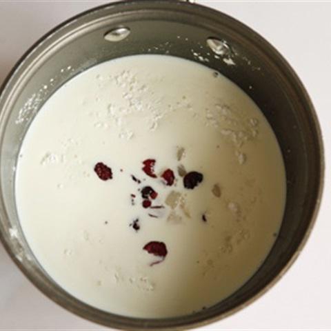 Cách làm kem sữa tươi vải