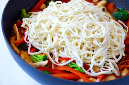 Kem thạch dâu tây bắt mắt mát lạnh