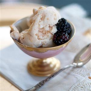 Cách làm kem trái đào