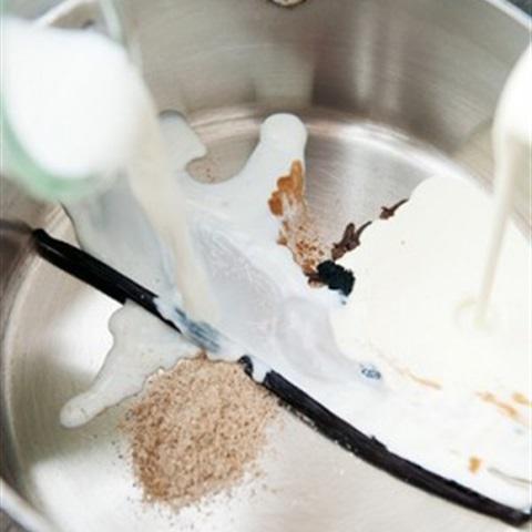 Cách làm kem trứng quế