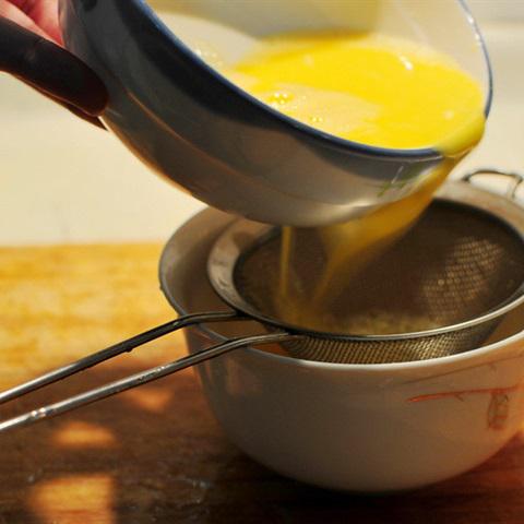 Cách làm kem trứng vị cam