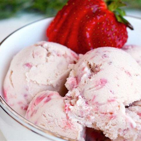 Cách làm kem tươi dâu tây