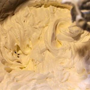 Cách làm kem tươi trộn dâu tây