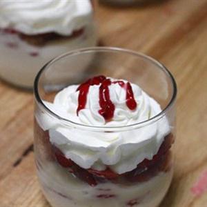 Cách làm kem tươi trộn dâu tây