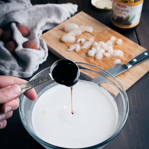 Cách làm kem vải sữa dừa