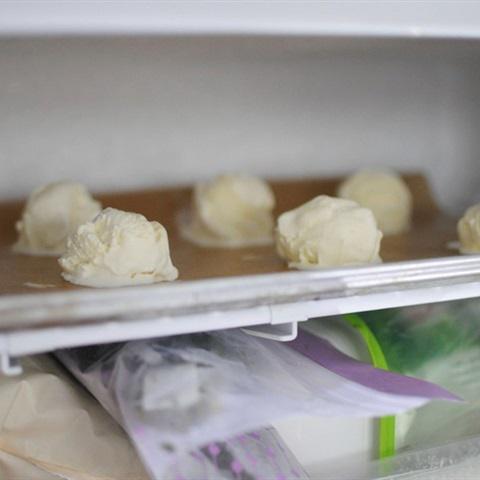 Cách làm kem vani phủ dừa nạo