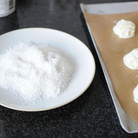 Cách làm kem vani phủ dừa nạo