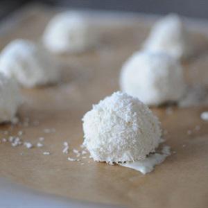 Cách làm kem vani phủ dừa nạo