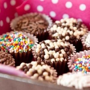 Cách làm kẹo brigadeiro