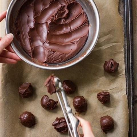Cách làm kẹo chocolate truffles
