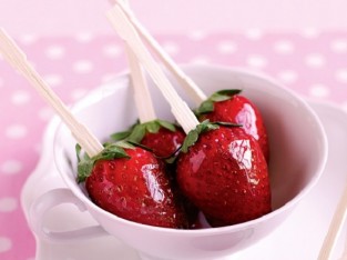 Kẹo dâu tây caramel