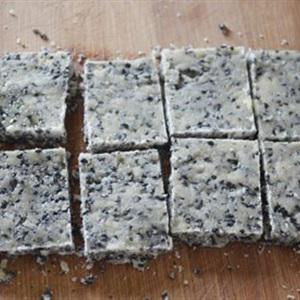 Cách làm kẹo mè đen