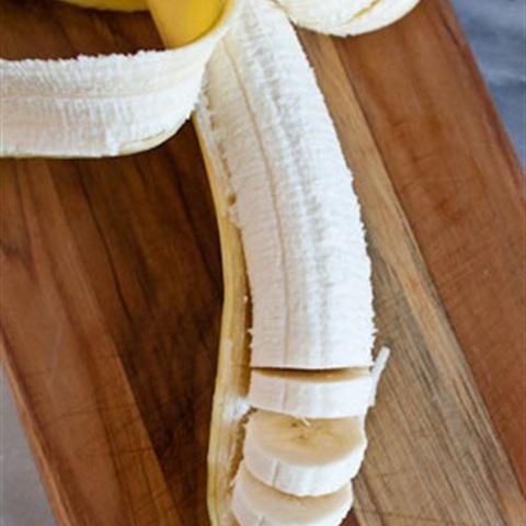 Cách làm kẹo mút chuối phủ chocolate