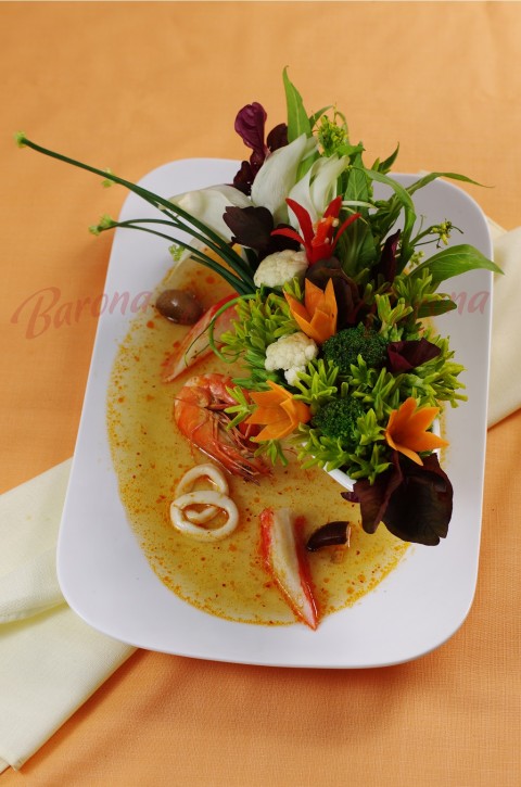 Khai vị với cá hồi cuộn phô-mai