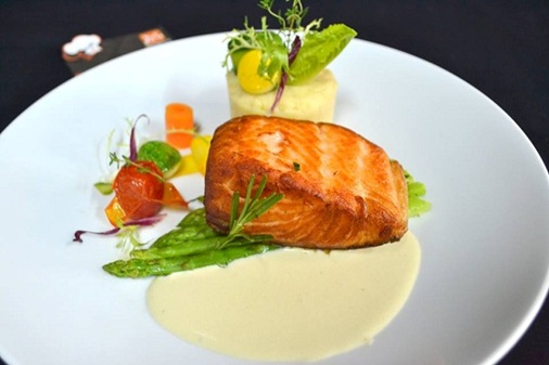 Khám phá cách làm món cá hồi sốt kem chanh