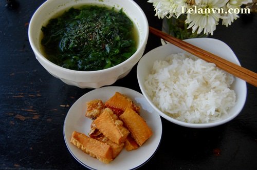 Khô cá lóc chiên, canh rau