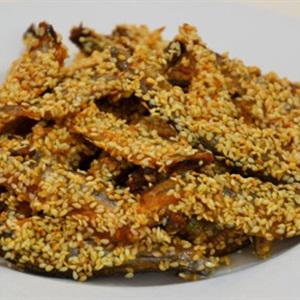 Cách làm khô cá tẩm gừng mè