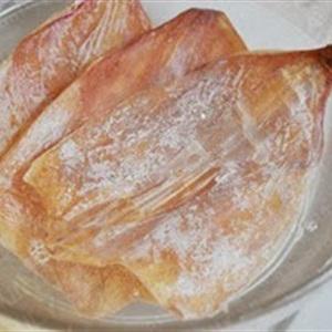 Cách làm khô mực chiên bơ
