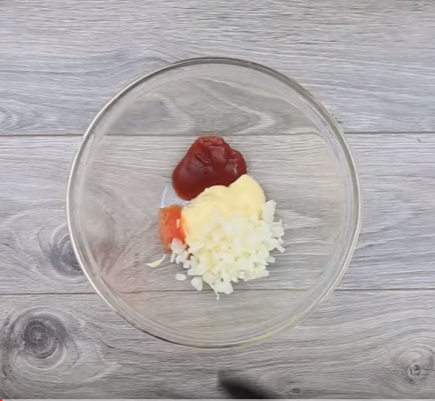 Khô mực rim me dậy hương cay nồng, đậm đà ngon tuyệt