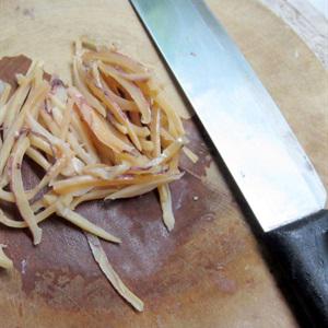 Cách làm khô mực xào su hào