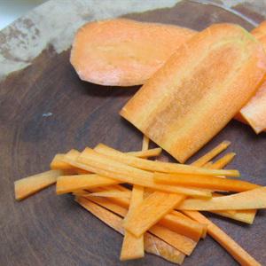 Cách làm khô mực xào su hào