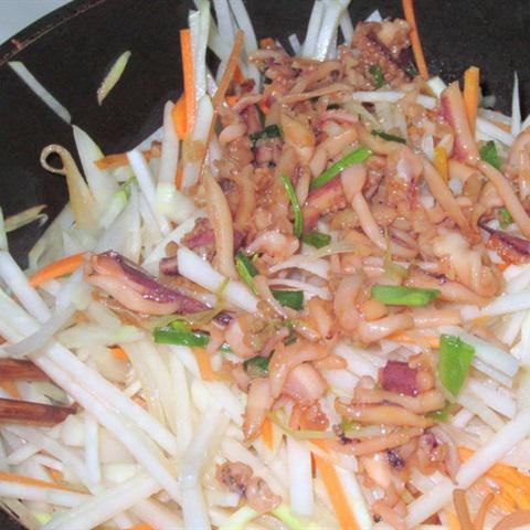Cách làm khô mực xào su hào
